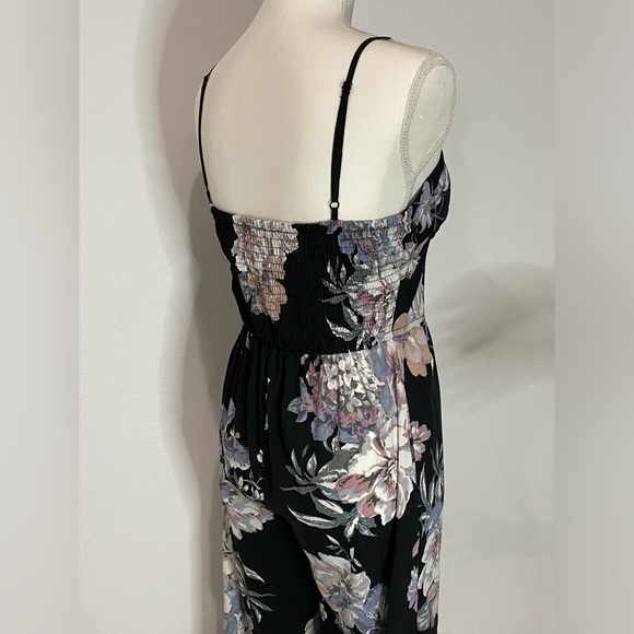Women’s jumpsuit size M Semi New. - Picture 2 of 14
